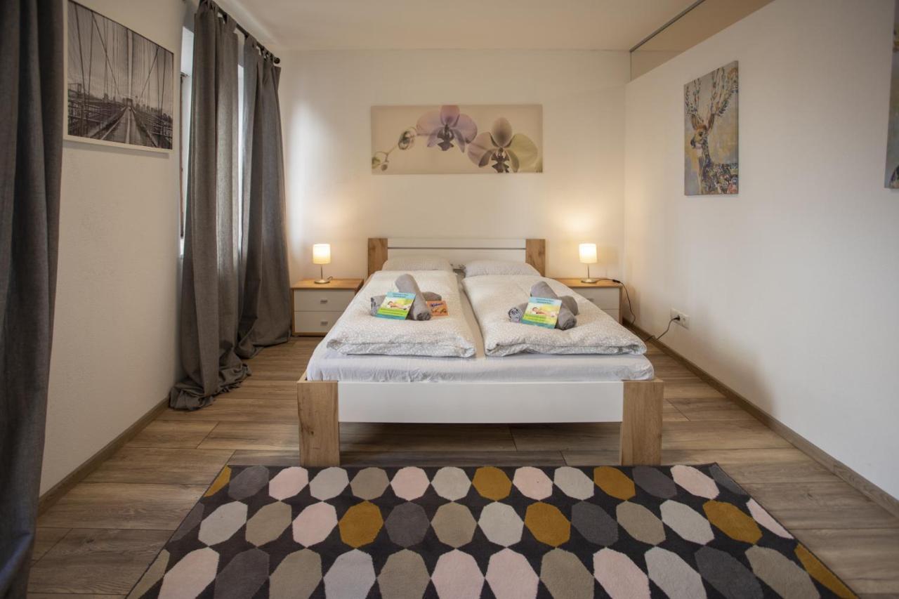 Modern Old Town Apartment Hall in Tirol Exterior photo